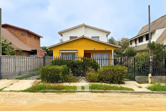 Casa, 4 Dormitorios, 2 Baños, El Quisco