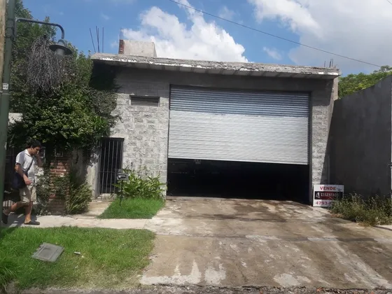 Vendo Galpon  Villa Adelina  Con Losa  De 8.66 X 30.50