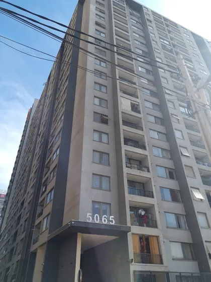 Vendo Departamento En Barrio Residencial De Estación Central
