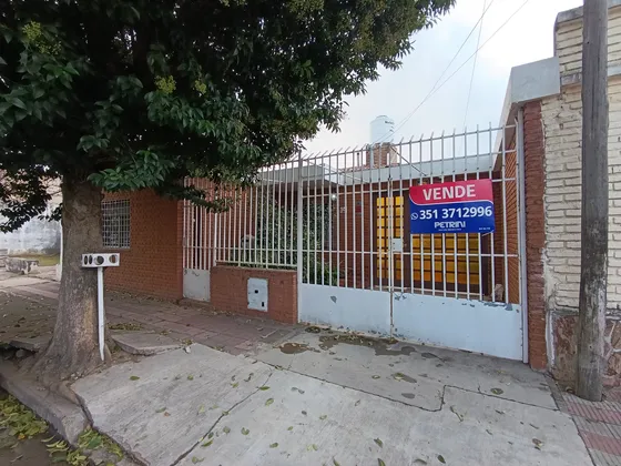 Casa En Venta - 2 Dorm Y Depto Independiente