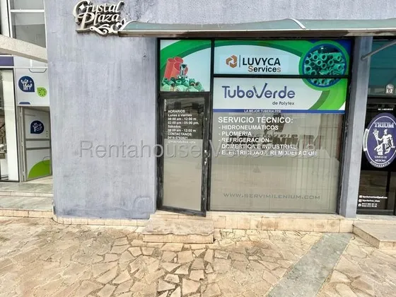 Daniela Linarez Vende Locales Comerciales En Prestigiosa Zona Del Este De Barquisimeto Posee Aire Integral Y Esta En Impecables Condiciones                                                             