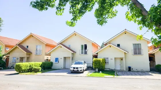 Arriendo Casa 4hab 3ba Huechuraba