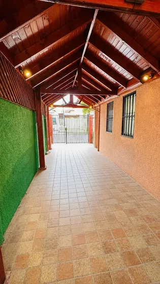 Se Vende Amplia Casa 3d 3b Quilicura