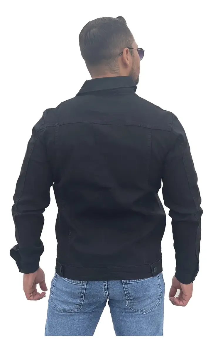 Jaqueta jeans preta com óculos de sol, vista traseira