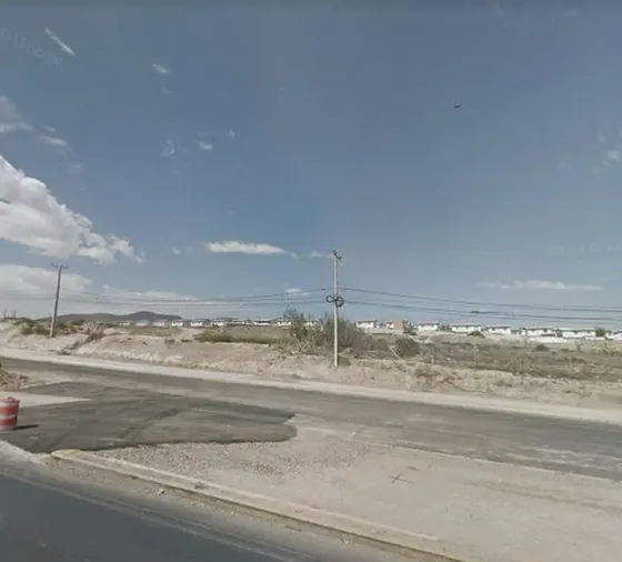 Sitio Industrial / Comercial En La Cantera Con Alt...