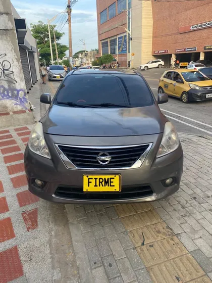 Nissan Versa 1.6 Advance