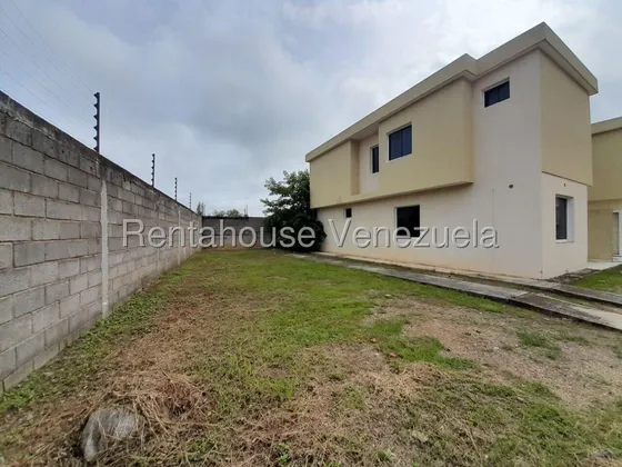 Casa Duplex En Venta En El Trigal, Cabudare # \ Mehilyn P