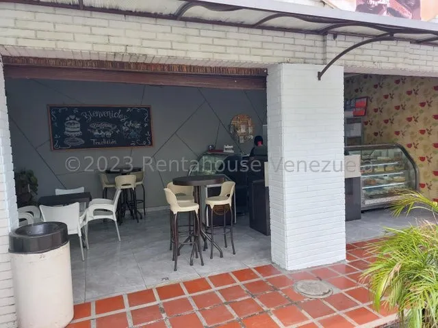Kn Local Comercial Con Excelente Potencial A Pie De Calle Ideal Para Iniciar Tu Negocio En Pleno Centro De Barquisimeto... 24-7113