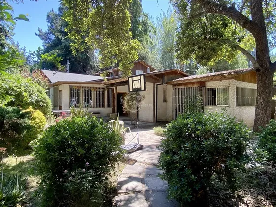 Casa En Venta De 5 Dorm. En Lo Herrera San Bernardo