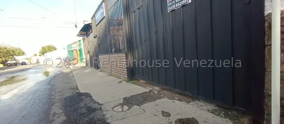 Florangel Pernaleta ,vende, Casa Zona Oeste , Barquisimeto Fp # 24-12543