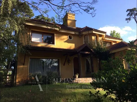 Casa Chalet  En Alq. Temporario En Pinares, Punta Del Este, Punta Del Este / Maldonado