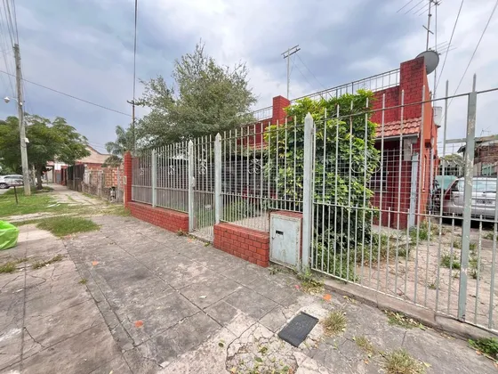 Venta Casa Lanus Patio Y Terraza Propias