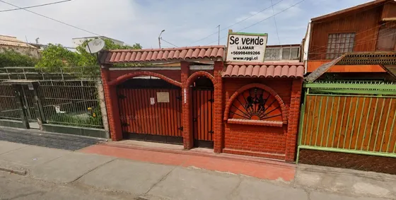 Linda Y Amplia Casa De 2 Pisos Totalmente Refaccionada