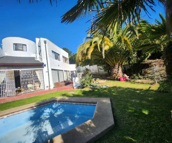 Broker Bosques 6d-4b-depend- Sala Estar- Piscina- Patio