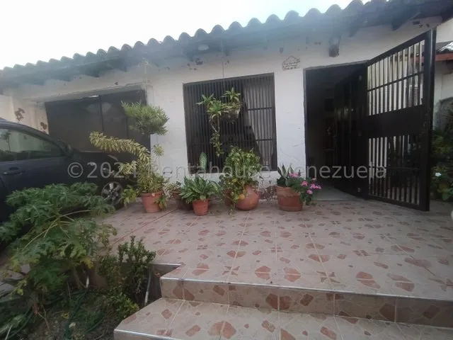Sorangel Vargas Vende Amplia Casa En Cabudare Mls #25-5626