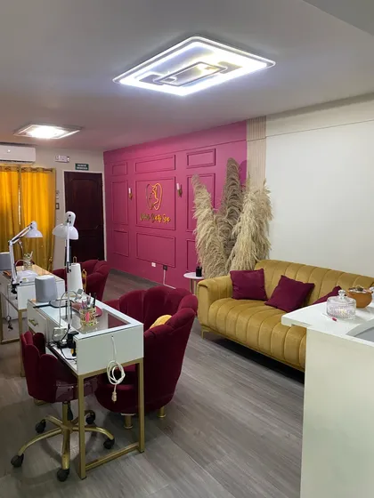 Spa Completo O Centro De Belleza Con Otros Servicios