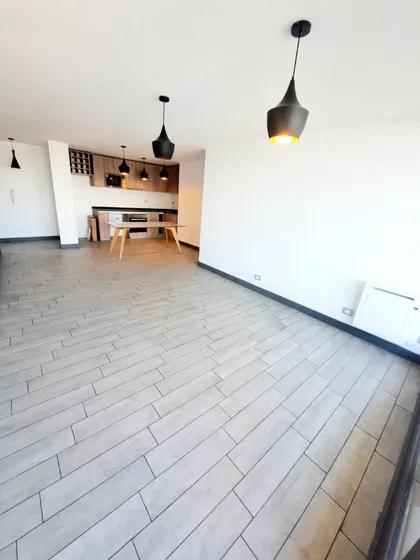 Moderna Arquitectura 90mt,2d2b, Sta. Victoria/ Emilio Vaisse