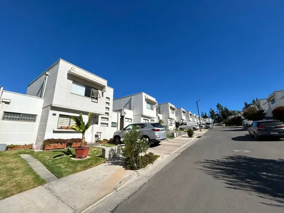 Linda Casa En Condominio, Las Acacias, Peñablanca