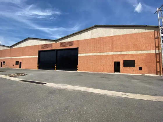 Galpón En Venta En La Zona Industrial Sur De Valencia (jct)