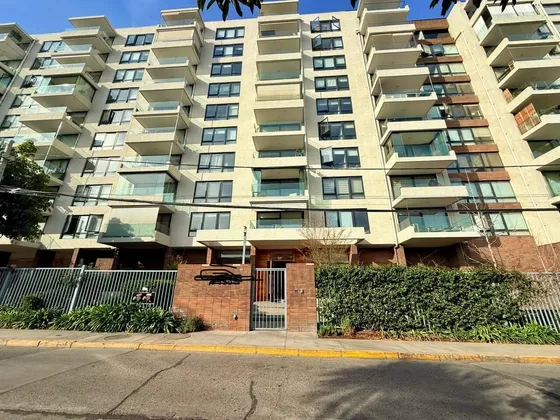 Avenida Las Condes, Departamento Con Vsta Despejada