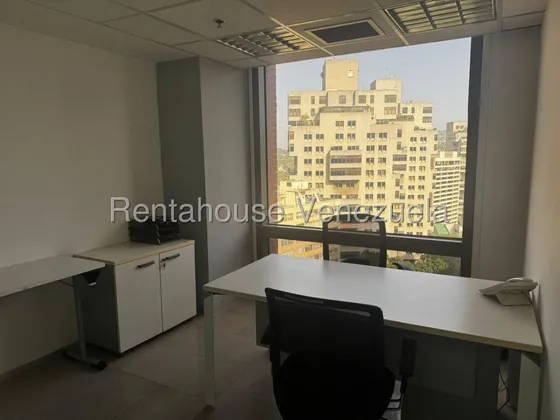 Se Alquila Amplia Oficina En Lugar Céntrico De Caracas #25-24027 K.f