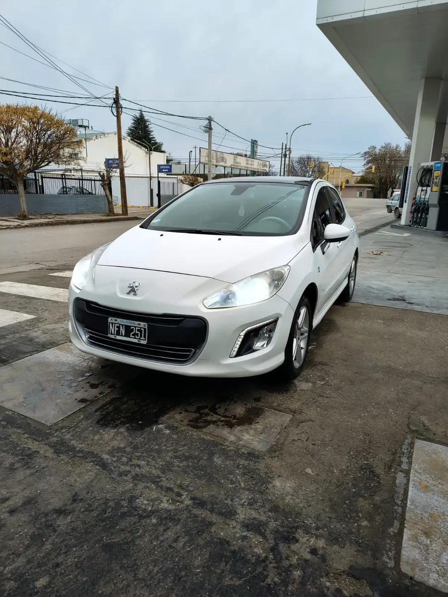 Peugeot 308 2.0 Feline 143cv