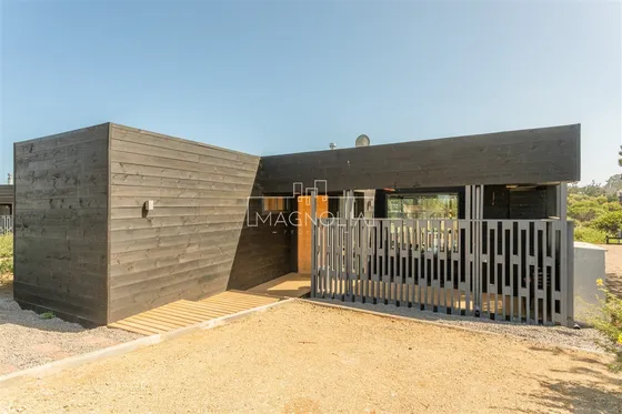 Casa En Venta De 3 Dorm. En Pichilemu