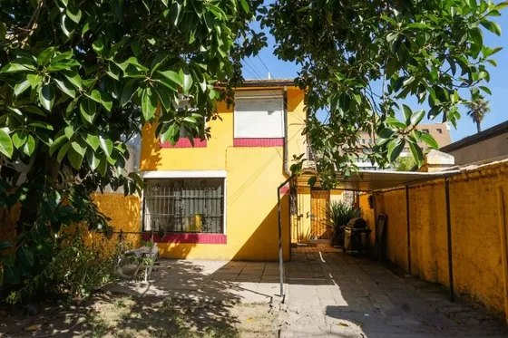 Casa Con Patente Comercial En Campo De Deportes