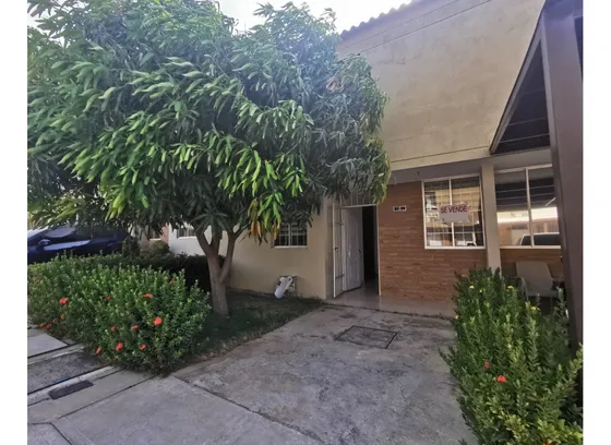 Venta Casa En Conjunto Cerrado Sector Cisne En Santa Marta  H.i