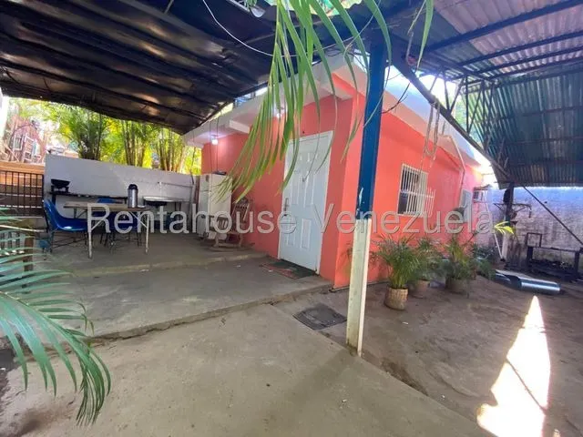 Gbf 25-14426 S. J. Morros Centro Vendo Bella Casa Con Terreno Contácteme Ya.