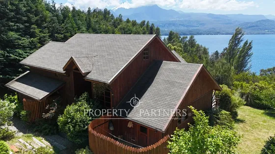 Casa En Condominio Orilla Lago Calafquén Vista A...