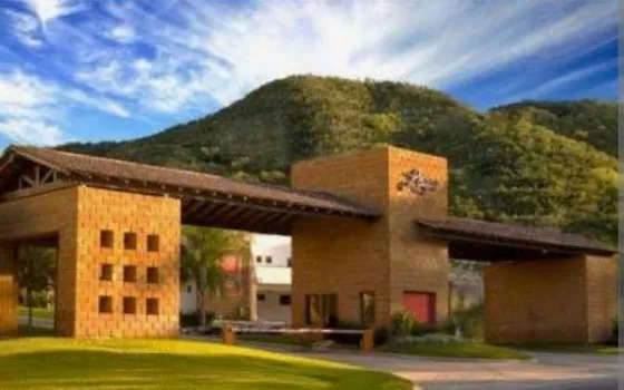 La  Casa De Cristal - Lagos Del Vergel