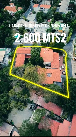 Venta 3 Casas En Caracas Country Club 2.600 M² Terreno Con Potencial Para Edificio O Remodelación