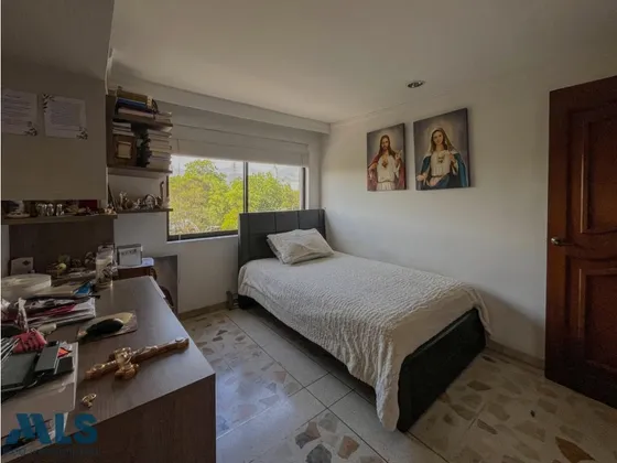 Apartamento Con Amplios Espacios Buena Ubicacion(mls#245644)