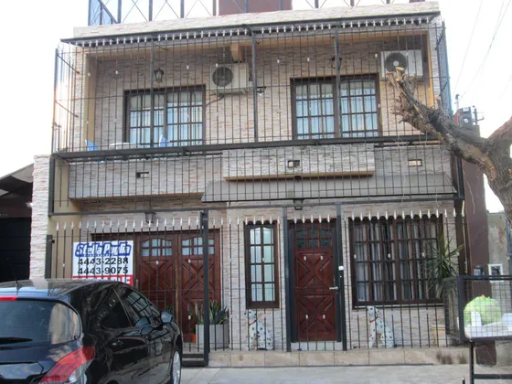 Casa En Ph 3 Ambientes Al Frente. Impecable
