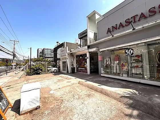 Excelente Local , Para Cualquier Actividad Comercial