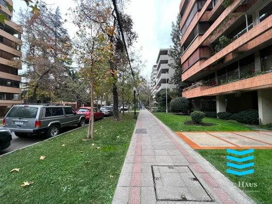 Gran Departamento, Amplios Espacios Y Excelente Ubicación