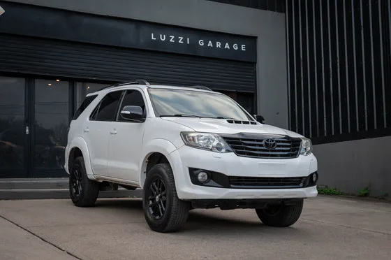 Toyota Hilux Sw4 3.0 Srv Cuero I 171cv 4x4 5at
