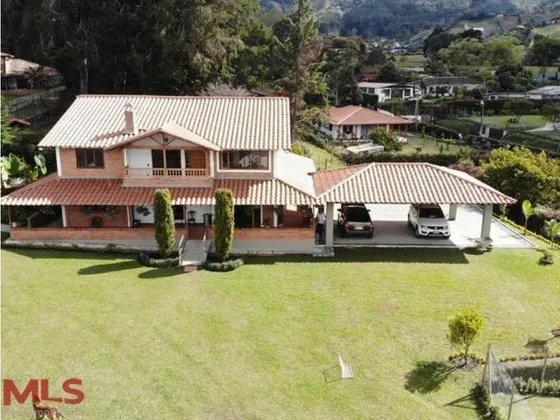 Hermosa Casa Campestre En El Carmen De Viboral(mls#240725)