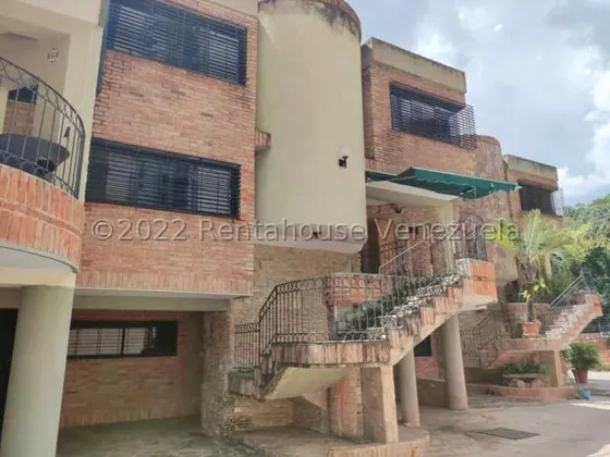Townhouse En Venta Ubicado En Las Chimeneas Valencia Carabobo 23-30366, Eloisa Mejia