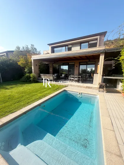Casa Mediterránea En Exclusivo Condominio/hermosa Vista