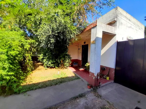 Casa 3 Ambientes En  Cruce Castelar Apta Crédito