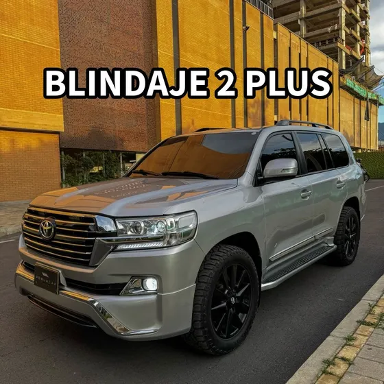 Toyota Land Cruiser 4.7 Imperial Lc200 Gasolina B+2