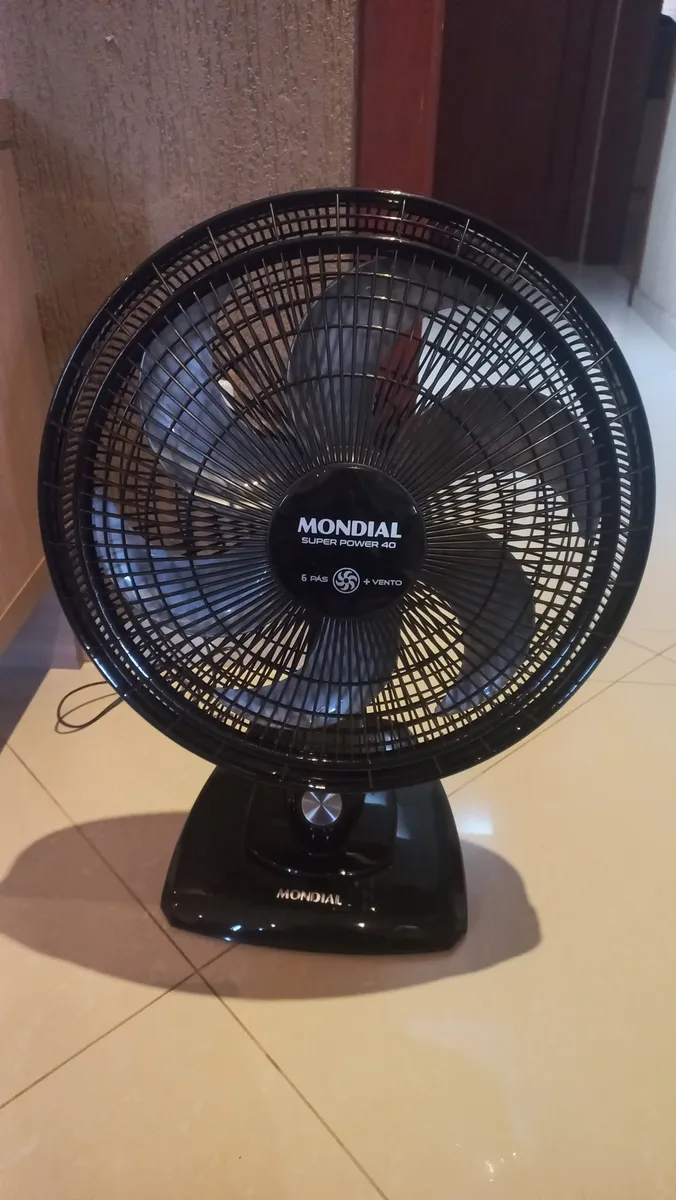 Ventilador em um quarto