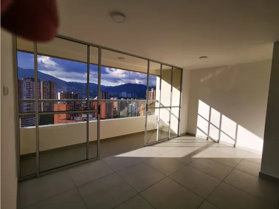 Venta Apartamento En Sabaneta, Loma De San Jose, Urba. Livorno