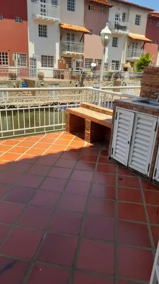 Se Vende Town House C.r Villas Martinique, Lechería Anzoategui