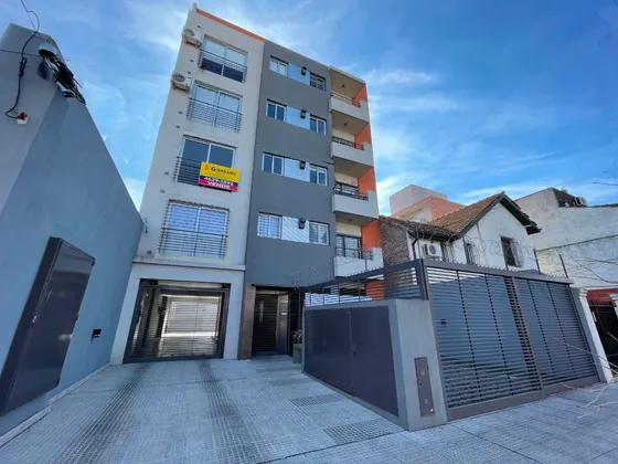 Venta Departamento 2 Ambientes Con Balcón Frances Castelar