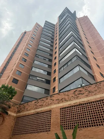 Se Alquila Apartamento Amoblado Con Planta Eléctrica Total Las Chimeneas