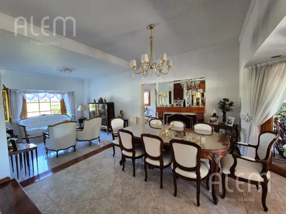 Casa En Venta En El Ombu