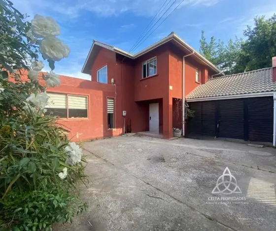 Oportunidad: Amplia Casa En Barrio Residencial, 160m2 /364m2